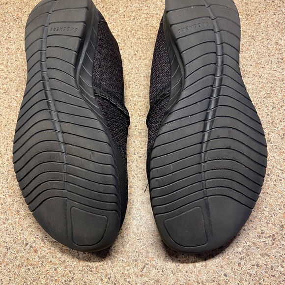 Dressy sketchers size 8. - Picture 3 of 4